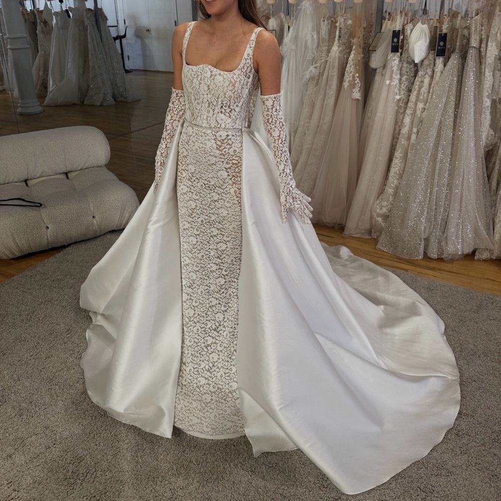 Custom Berta overskirt - Picture 2 of 3